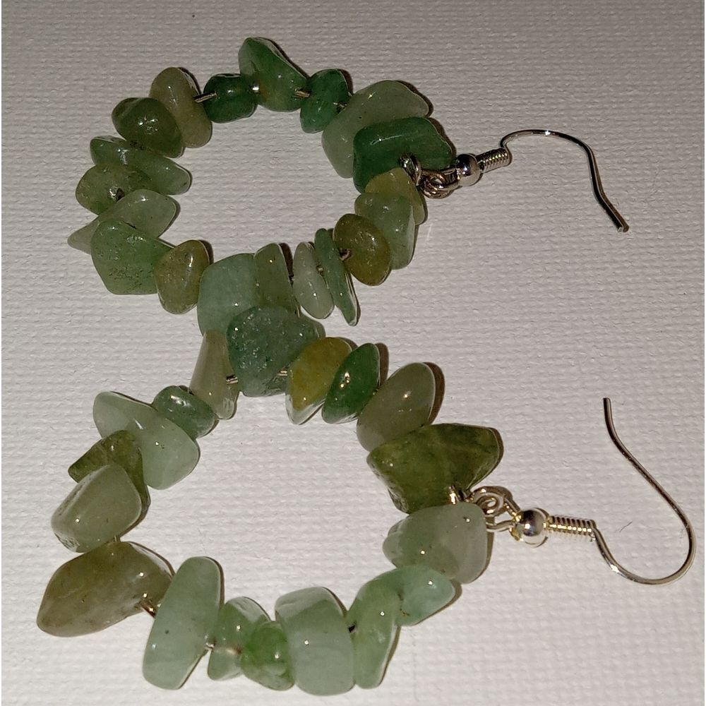 💍Green stone chip earrings